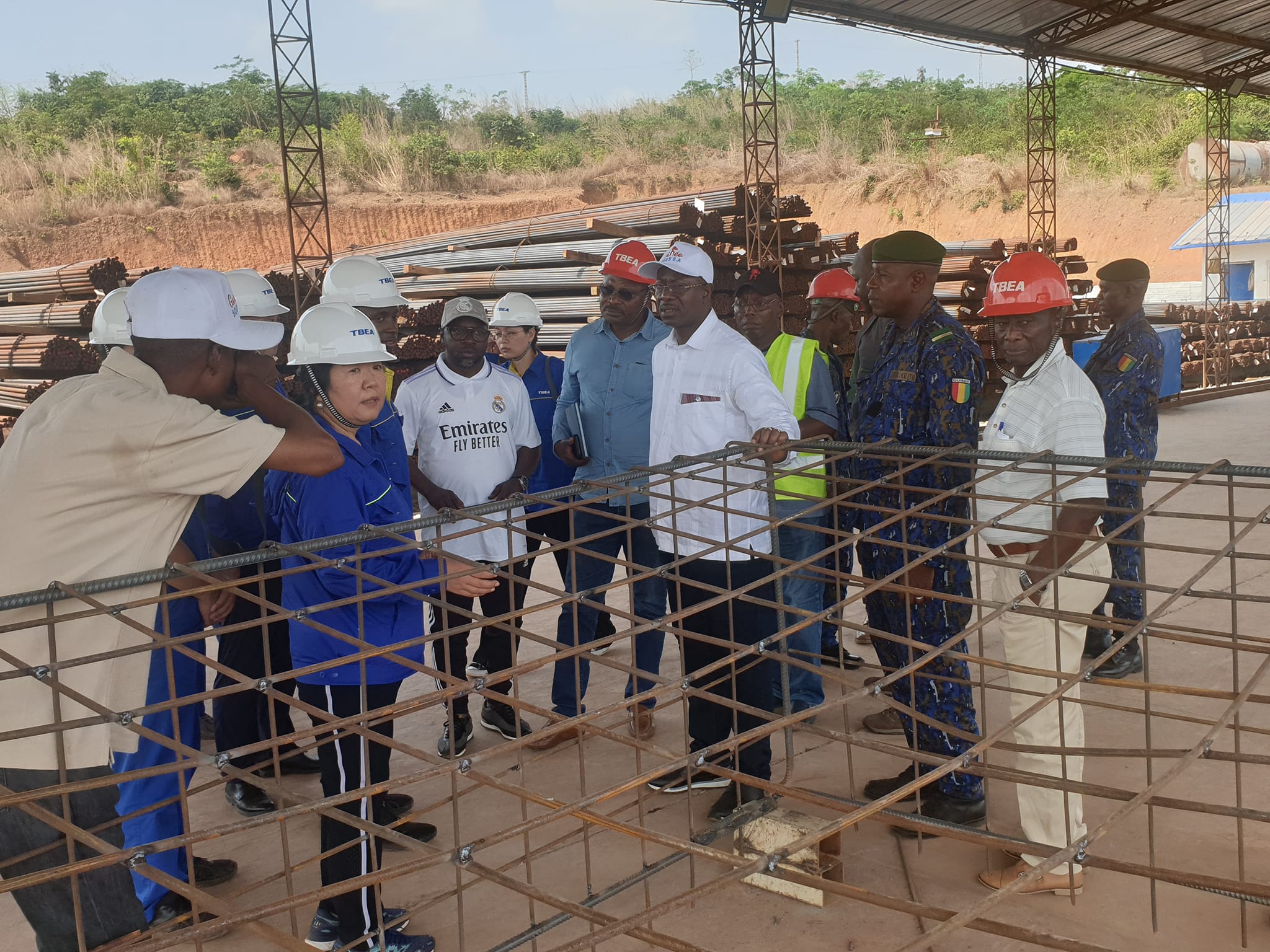 Guinée Energie Le ministre Aly Seydouba Soumah sur le chantier du