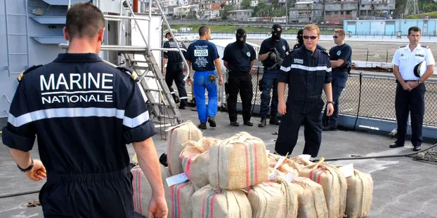 Golfe De Guin E Tonnes De Coca Ne Saisies Par La Marine Fran Aise