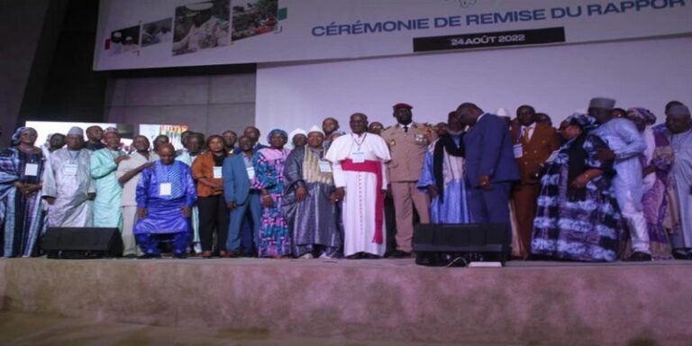 Guinée/Assises Nationales : « Croyez-moi que nous sommes déterminés à tout mettre en œuvre pour…», Promet colonel Doumbouya