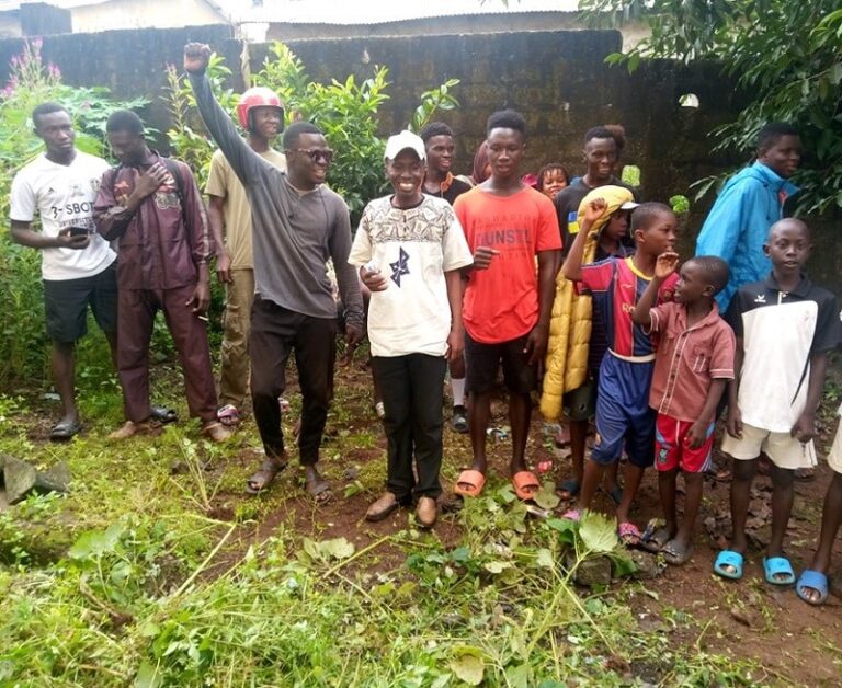 Conakry-Action citoyenne: Les locaux de l’école primaire Béhanzin assainis par la CGFOG
