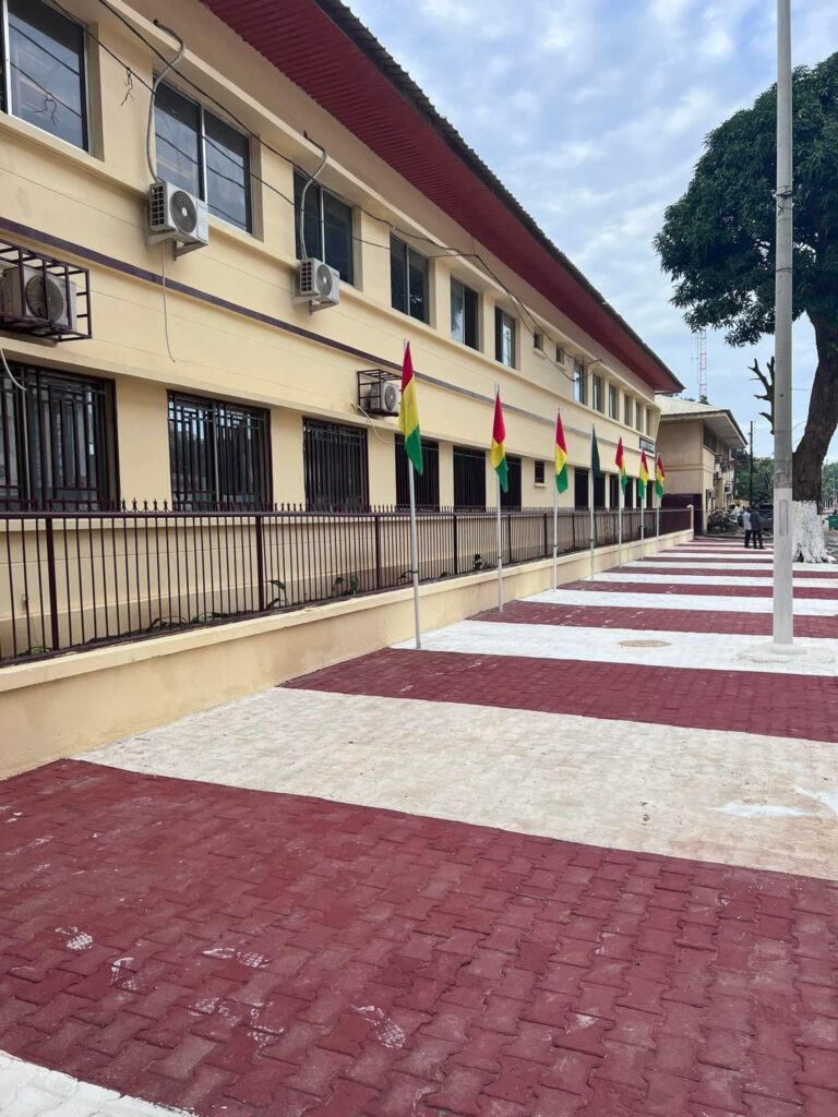 Guinée/Education : Le ministre Guillaume HAWING  inaugure de nouvelles écoles à Conakry