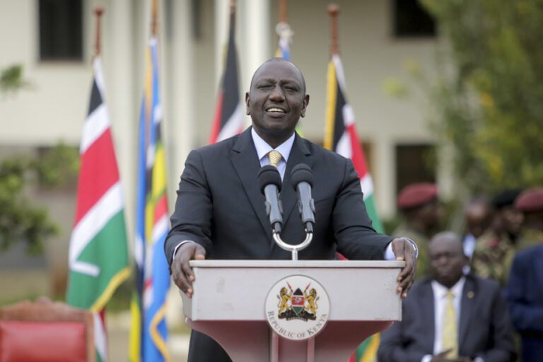 Kenya : investi président, William Ruto appelle à l’unité du pays