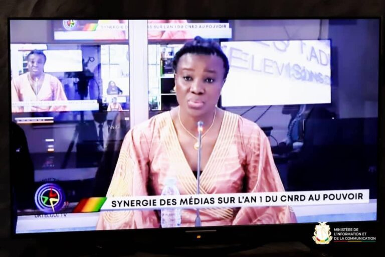 Guinée/l’an 1 du CNRD : La ministre de l’information sur le plateau de la synergie des radios privées