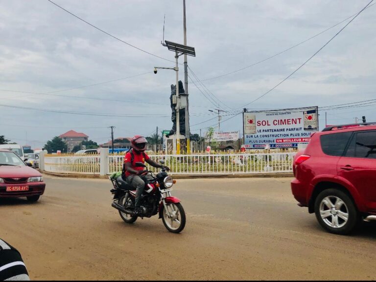 Conakry/Fête du 02 octobre : Les populations se réjouissent de la   réhabilitation des ronds-points  de la capitale