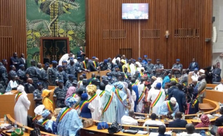 Sénégal : les députés élisent leur président dans une atmosphère houleuse