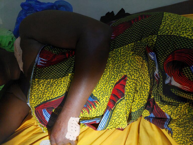 Dabola/Société : Une femme poignardée par sa coépouse pour une affaire de moto