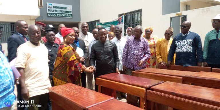 Gouvernorat de Conakry/Education : remise officielle des tables bancs aux établissements scolaires des communes y compris Kassa