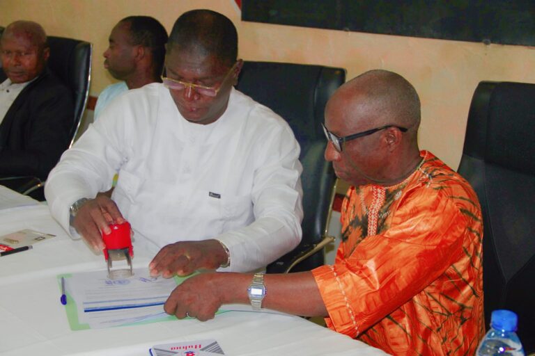 Guinée/Education : Signature des contrats de performance avec des inspecteurs régionaux de l’éducation