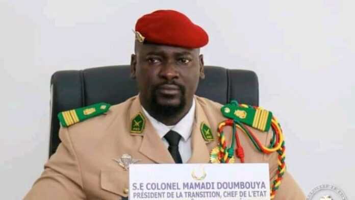 Guinée : Le Colonel Mamadi Doumbouya constate que malgré les avancées significatives dans la gestion des deniers publics, de vieilles habitudes persistent et s’enracinent à plusieurs endroits (Conseil des Ministres)