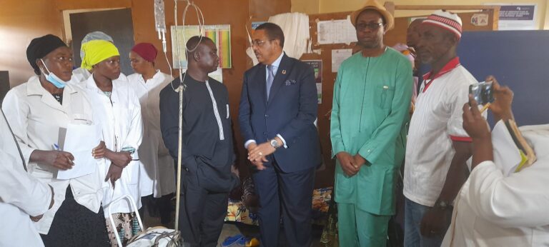 Guinée/Santé: Le ministre Dr. Mamadou Péthé Diallo visite les services du CHU-Donka