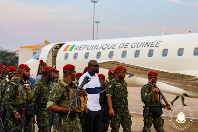 Guinée/𝗧𝗿𝗮𝗻𝘀𝗽𝗼𝗿𝘁 𝗮é𝗿𝗶𝗲𝗻 : 𝗹𝗲 𝗖𝗵𝗲𝗳 𝗱𝗲 𝗹’𝗘𝘁𝗮𝘁 𝗿é𝗰𝗲𝗽𝘁𝗶𝗼𝗻𝗻𝗲 𝘂𝗻 𝗮𝘃𝗶𝗼𝗻 𝗽𝗼𝘂𝗿 𝗹e pays 