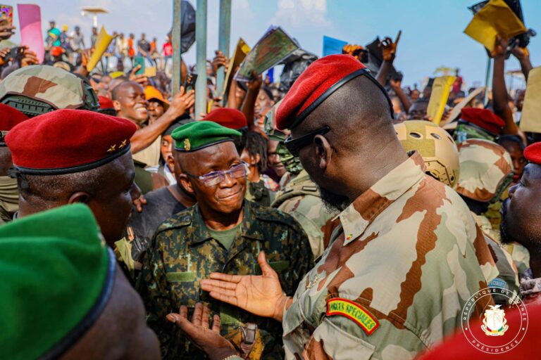 Guinée/Armée : Le Chef de l’Etat touche du doigt les réalités d’enregistrement des candidatures pour l’armée