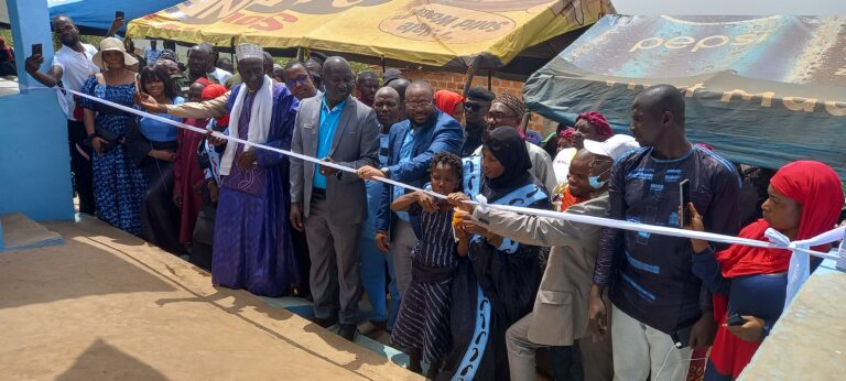 Boké-Humanitaire : L’ONG « Les Orphelins de Guinée » offre un bâtiment flambant neuf aux orphelins de Ramata CAMARA « Bandé Léngué »