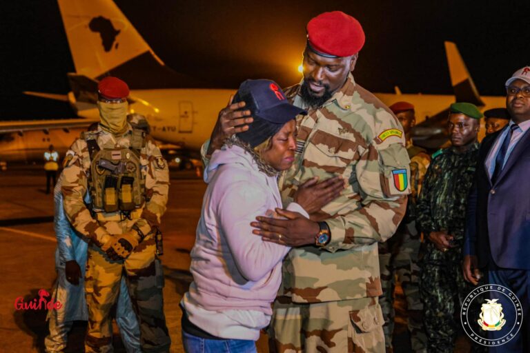 Guinée: Le Président de la transition accueil le second convoi des guinéens en provenance de Tunisie