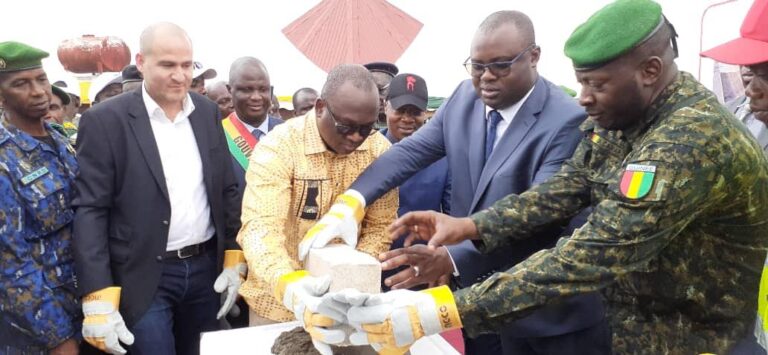 N’zérékoré : le premier ministre préside la pose de la première pierre de l’aérodrome régional