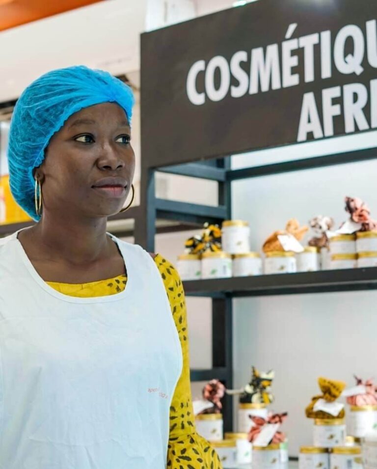 Mois de la Femme / 08 mars : Madame Diallo Aissatou, entrepreneure et présidente d’Astub Guinée, invite les femme au travail