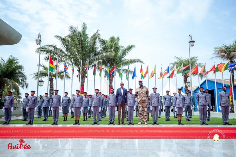 Guinée/Armée: Les élèves de la classe de 7ème du PMG reçoivent leurs attributions en présence des Chefs d’Etats guinéen et rwandais