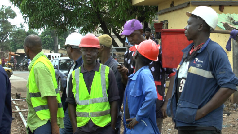 Guinée/Mines : Les cheminots de la CBK bloquent le train pour réclamer l’amélioration de leurs conditions de vie et de travail