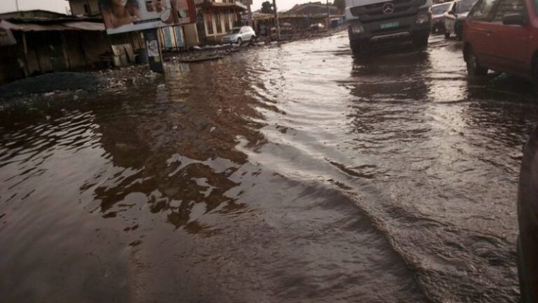 Conakry : les premières pluies tombées ont déjà fait des dégâts au quartier Cité de l’Air