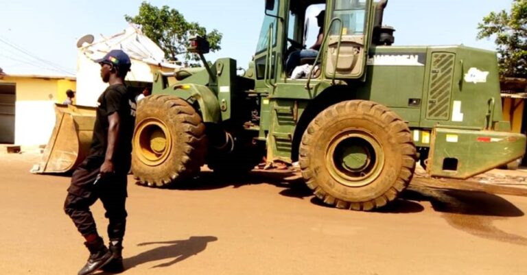 Conakry/TP : Les travaux de reconstruction des voiries secondaires de Gbèssia toujours inachevés