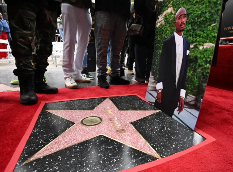 Tué en 1996, Tupac a enfin son étoile sur le « Hollywood Walk of Fame »