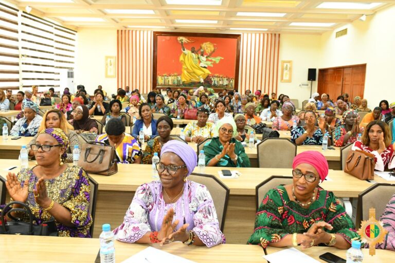 Guinée/CNT: Première assemblée générale de l’Amicale des Femmes de l’Administration Parlementaire (AFAPGUI)