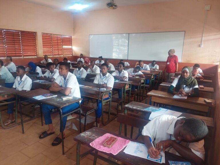 Matoto: 21.237 candidats dont 9.522 filles toutes options confondues affrontent les premières épreuves du Bac unique session 2023