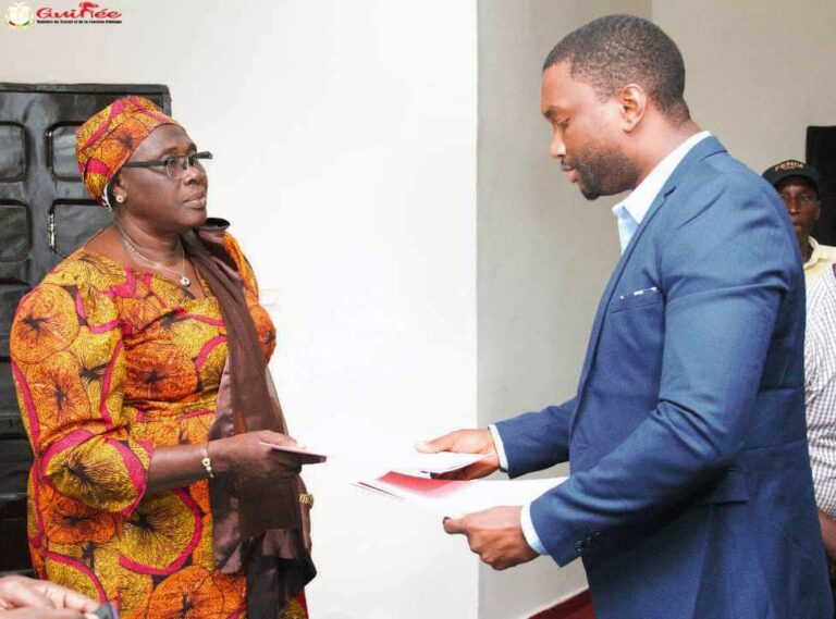 Guinée/Greve à l’enseignement supérieur : le Gouvernement et le SENAESURS signent un protocole d’accord