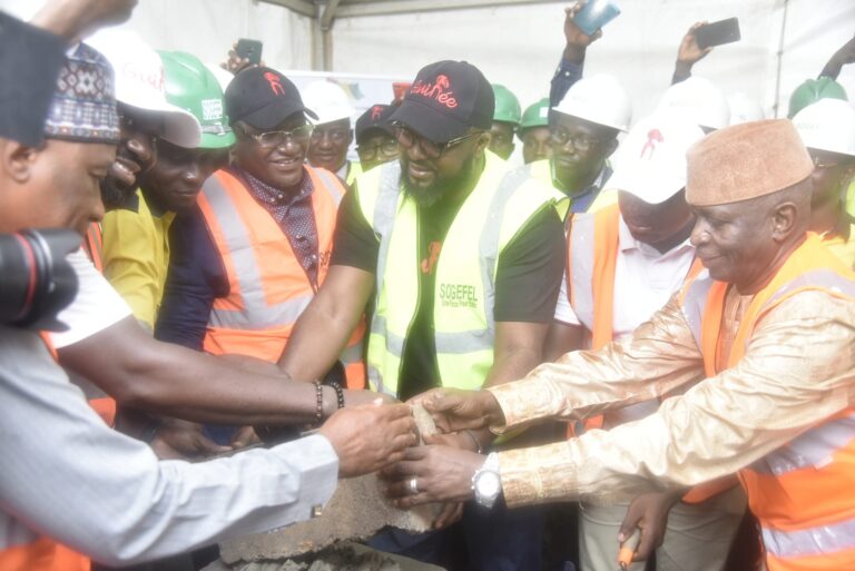 Guinée/Education : Lancement  des travaux de construction  de quatre établissements scolaires  modernes de type Barry Diawadou dans la ville de Conakry
