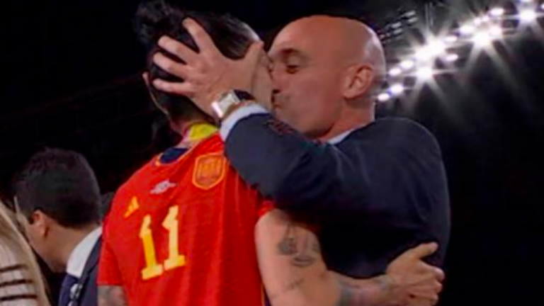Football/Espagne: Rubiales suspendu par la FIFA pour avoir embrassé la joueuse Jennifer Hermoso sur la bouche