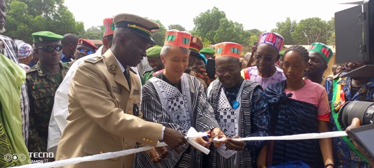 Pita: L’ambassadeur du Japon en Guinée préside l’inauguration d’une adduction d’eau potable au centre de santé de Bantignel