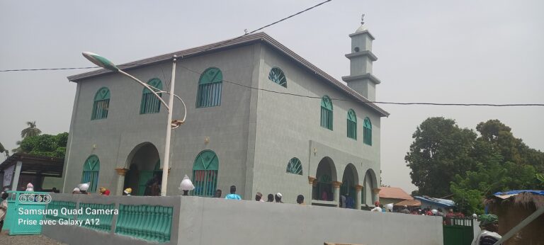 Boké-Religion : La Mosquée du district de Katougouma remise après sa construction par UMS Groupe-Africa