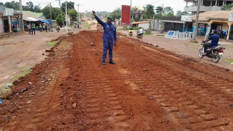 Dubréka : Démarrage effectif des travaux de bitumage de la route Km 5-Dubréka ville