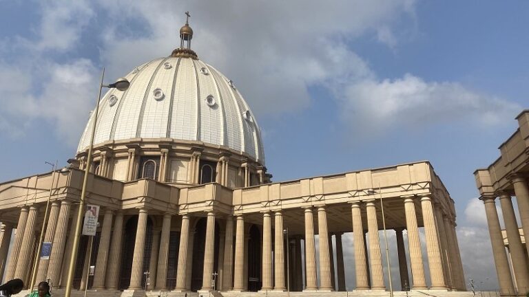 Yamoussoukro-CAN  2023 : Visite de la  Basilique « Notre-Dame-De la Paix »
