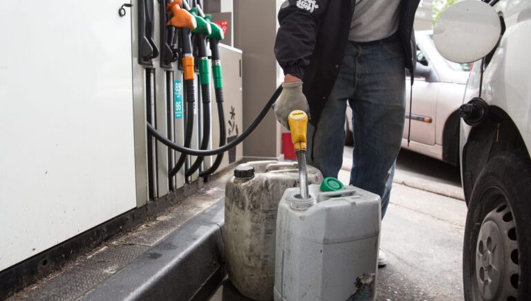 Coyah/Crise de carburant : L’interdiction de servir dans les bidons foulée au sol par certaines stations-services