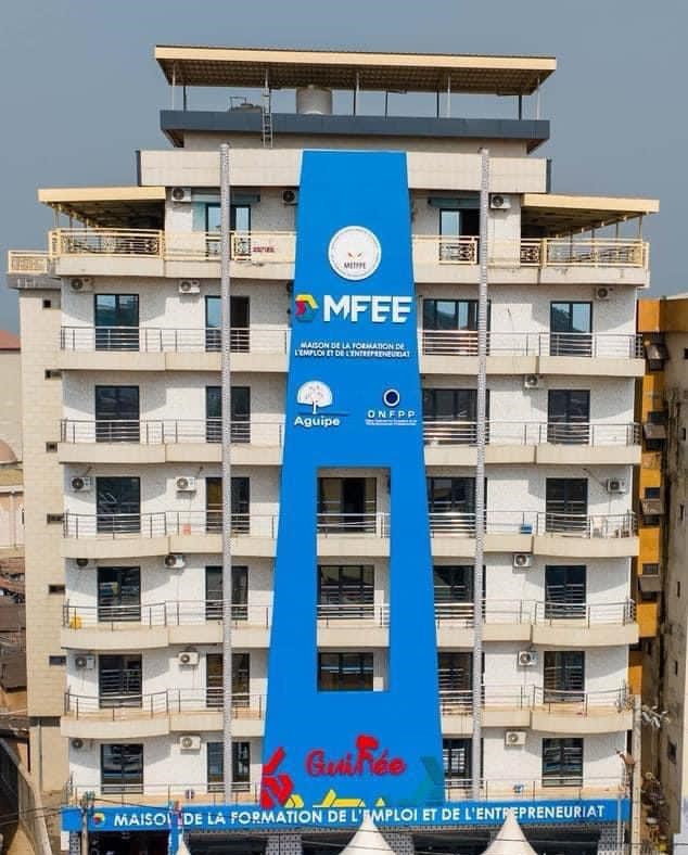 Guinée/Éducation : le premier Ministre Dr Bernard Gomou inaugure la maison de la formation, de l’emploi et de l’entrepreneuriat