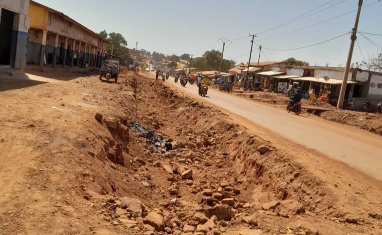 Siguiri : Les chantiers de construction des voiries se multiplient dans la ville