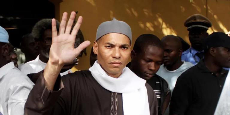 Au Sénégal, polémique autour de la « double nationalité » de Karim Wade