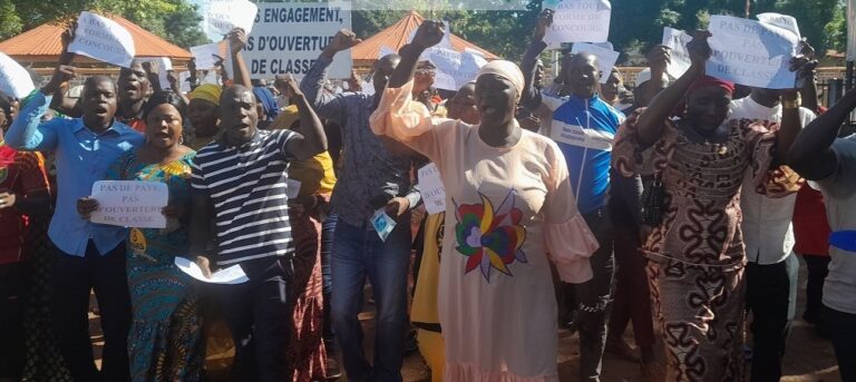 Labé: Les cours perturbés par la grève des enseignants contractuels