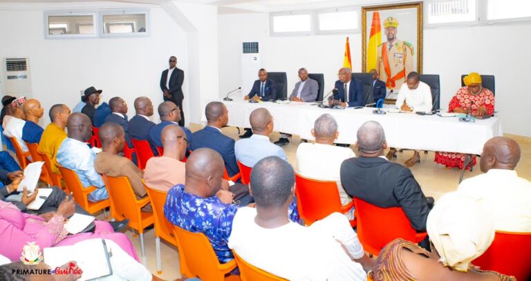 Guinée : Le premier ministre invite la classe politique à l’entente pour conforter et consolider la paix