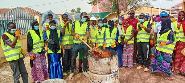 Pita : Formation de 100 jeunes en techniques de production de charbon écologique