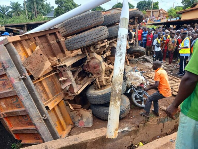 N’Zérékoré : Un accident de la route fait 03 morts et 2 blessés au quartier Dorota