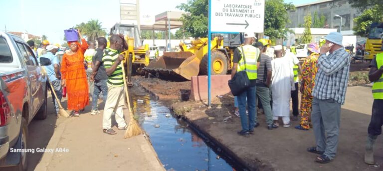 Conakry/Journée d’assainissement : Les nouvelles délégations spéciales confrontées à la faible mobilisation des citoyens dans les quartiers (Constat)