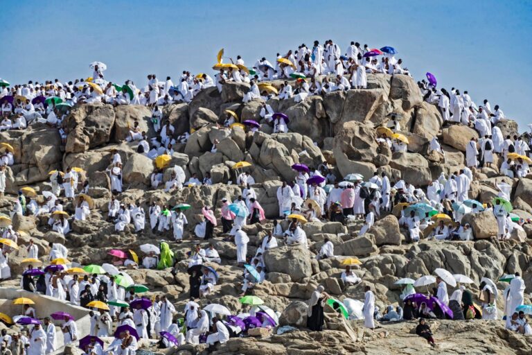 Islam : le Mont Arafat, haut lieu du pèlerinage à La Mecque