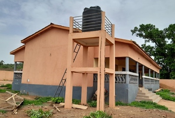 Siguiri: Un dispensaire moderne construit et équipé par le bureau du district de Souloukouni