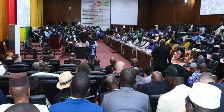 Guinée : Le CNT présente l’avant-projet de la nouvelle constitution