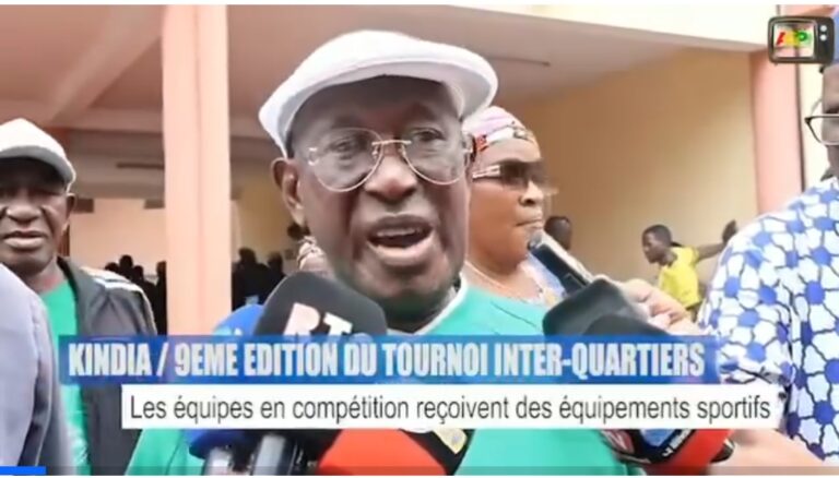 KINDIA / 9ème édition du tournoi inter-quartiers  Les équipes en compétition reçoivent des équipements sportifs