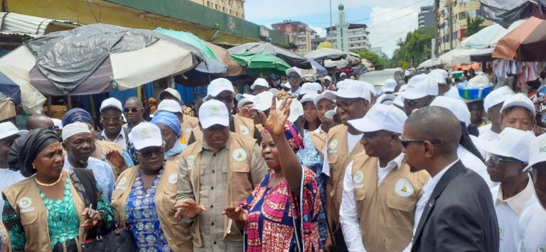 MPCI / RGPH-4 : Le ministre Ismaël Nabé lance la campagne de sensibilisation des Femmes des marchés de Conakry