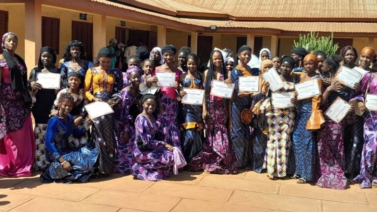 Kankan : 42 filles et femmes certifiées en couture par le CAEF