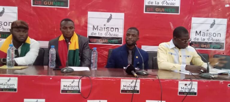 Guinée : Le mouvement ‘’Guinée Univers-Les Peuplecrates’’ soutient l’idée de suppression du multipartisme intégral